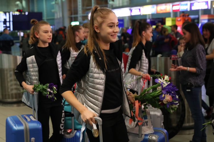  Националният тим по художествена гимнастика се прибра от Баку 