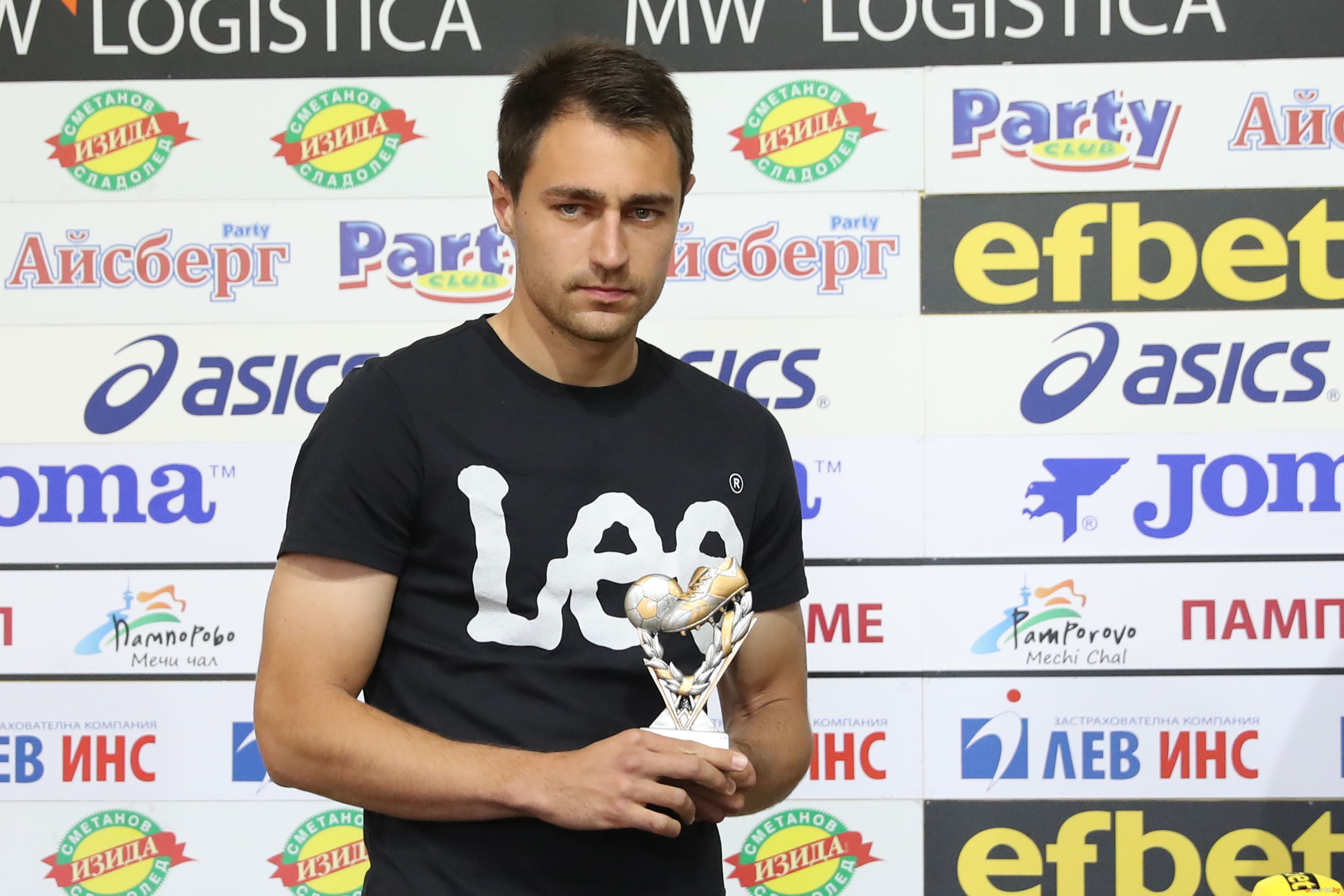 Васил Шопов бе избран за играя на 32 кръг