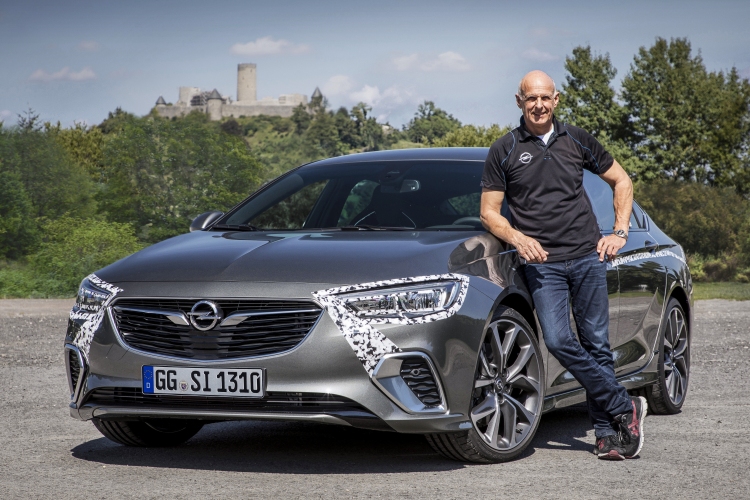 Новият Opel Insignia GSi завладява Северната отсечка на "Нюрбургринг" (Видео)