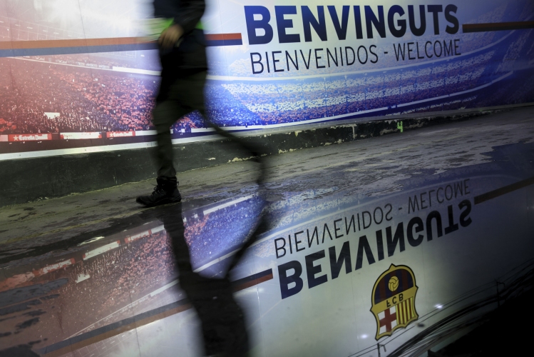 Барселона победи Севиля в дъжда на "Камп Ноу"