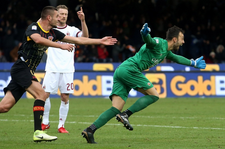 Вратар шокира Милан с гол в 95-ата минута