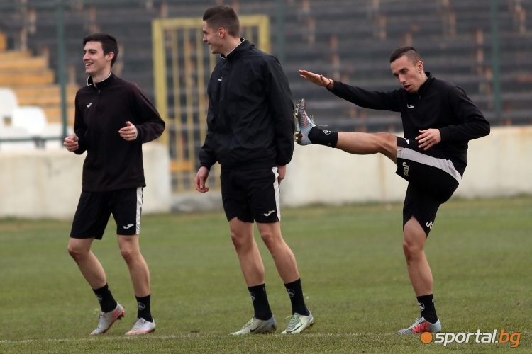 Трима нови футболисти на първата тренировка на Славия за 2018