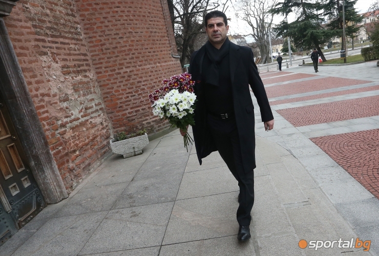 Стотици изпратиха бившия защитник на България Георги Марков