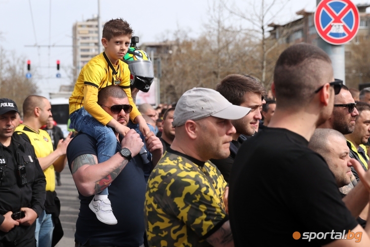 Феновете на Ботев си поискаха стадиона