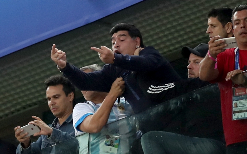 Емоциите на Диего Марадона по време на Аржентина - Нигерия