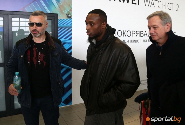 Съперникът на Тервел Пулев - Дешон Уебстър пристигна в България